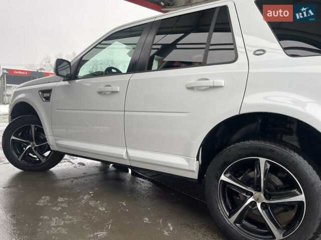 Белый Ленд Ровер Фрилендер, объемом двигателя 2.2 л и пробегом 207 тыс. км за 13950 $, фото 47 на Automoto.ua