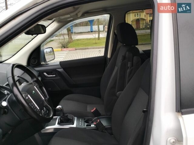Білий Ленд Ровер Freelander, об'ємом двигуна 2.2 л та пробігом 227 тис. км за 12650 $, фото 38 на Automoto.ua