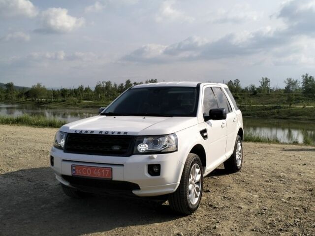 Білий Ленд Ровер Freelander, об'ємом двигуна 2.2 л та пробігом 263 тис. км за 13300 $, фото 4 на Automoto.ua