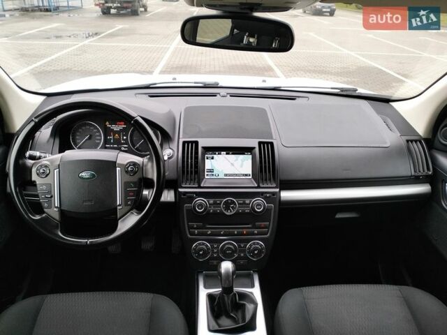 Білий Ленд Ровер Freelander, об'ємом двигуна 2.2 л та пробігом 227 тис. км за 12650 $, фото 30 на Automoto.ua