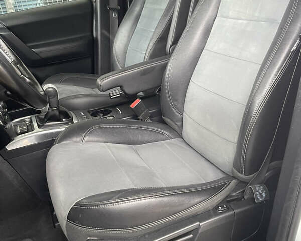 Белый Ленд Ровер Фрилендер, объемом двигателя 2.2 л и пробегом 207 тыс. км за 13950 $, фото 100 на Automoto.ua