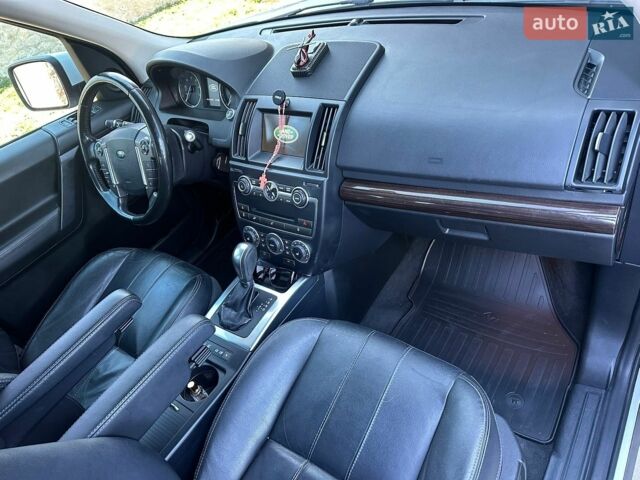 Білий Ленд Ровер Freelander, об'ємом двигуна 2 л та пробігом 217 тис. км за 14500 $, фото 39 на Automoto.ua