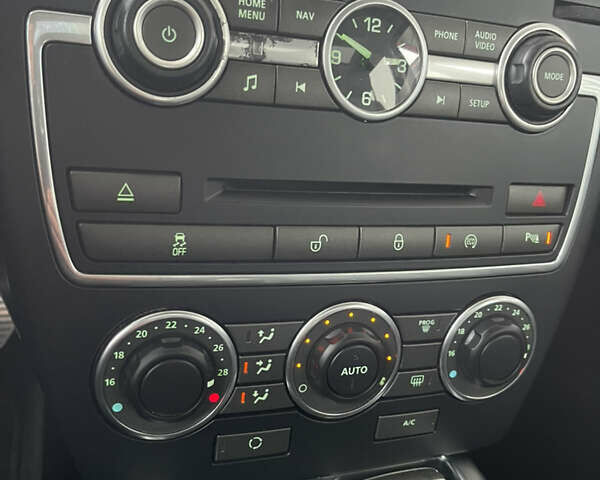 Белый Ленд Ровер Фрилендер, объемом двигателя 2.2 л и пробегом 207 тыс. км за 13950 $, фото 83 на Automoto.ua