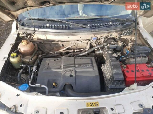 Бежевый Ленд Ровер Фрилендер, объемом двигателя 2 л и пробегом 267 тыс. км за 5500 $, фото 12 на Automoto.ua