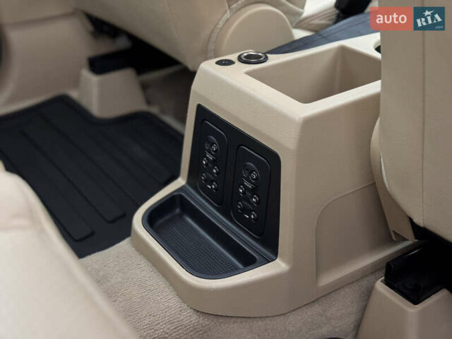 Бежевый Ленд Ровер Фрилендер, объемом двигателя 2.2 л и пробегом 289 тыс. км за 10500 $, фото 43 на Automoto.ua