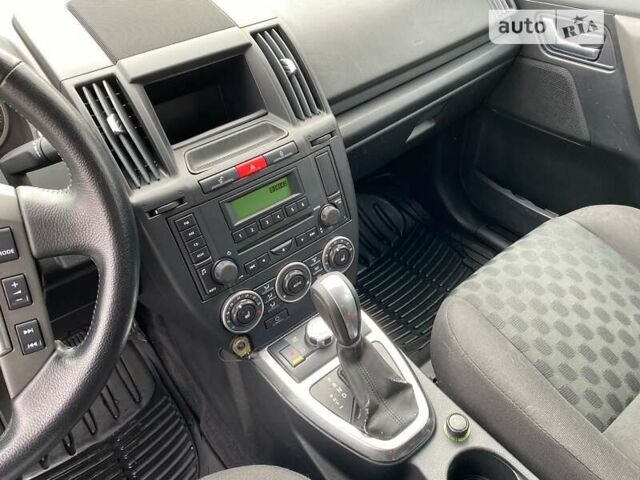 Бежевый Ленд Ровер Фрилендер, объемом двигателя 3.2 л и пробегом 285 тыс. км за 9250 $, фото 4 на Automoto.ua