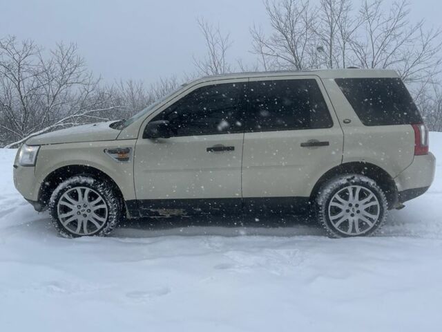 Бежевый Ленд Ровер Фрилендер, объемом двигателя 2.2 л и пробегом 305 тыс. км за 4950 $, фото 2 на Automoto.ua