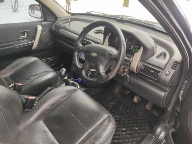 Чорний Ленд Ровер Freelander, об'ємом двигуна 2 л та пробігом 260 тис. км за 3500 $, фото 6 на Automoto.ua