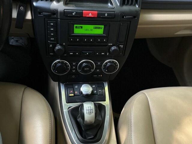 Чорний Ленд Ровер Freelander, об'ємом двигуна 2.2 л та пробігом 279 тис. км за 9800 $, фото 5 на Automoto.ua