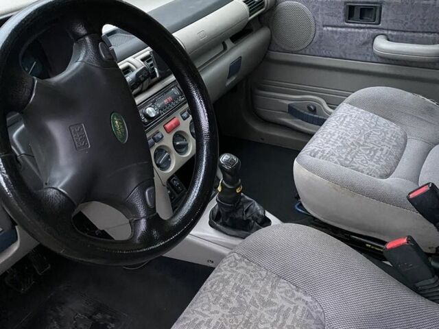 Ленд Ровер Фрилендер 1998 в Надворной на Automoto.ua Черный Ленд Ровер Фрилендер, объемом двигателя 2 л и пробегом 307 тыс. км за 4200 $, фото 6 на Automoto.ua