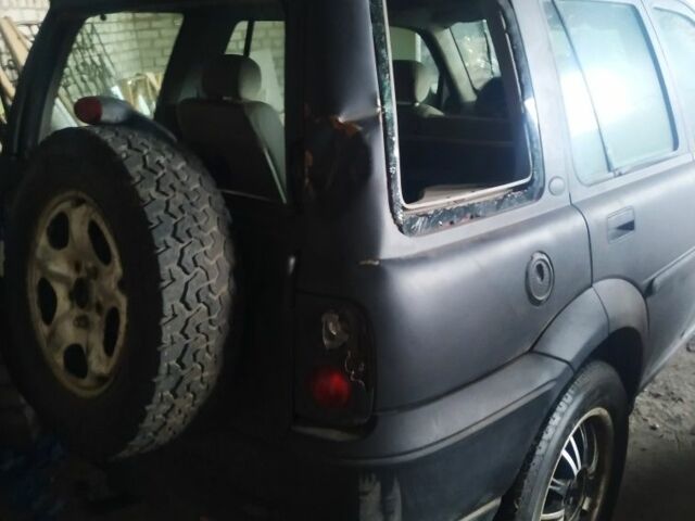 Черный Ленд Ровер Фрилендер, объемом двигателя 2 л и пробегом 500 тыс. км за 500 $, фото 1 на Automoto.ua