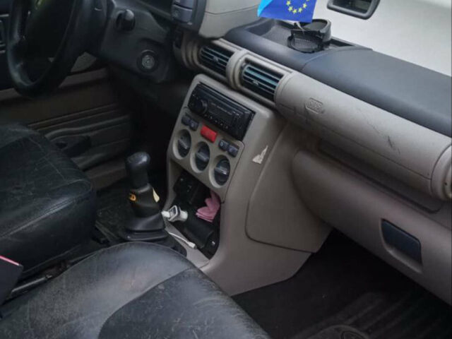 Чорний Ленд Ровер Freelander, об'ємом двигуна 1.8 л та пробігом 254 тис. км за 1900 $, фото 1 на Automoto.ua