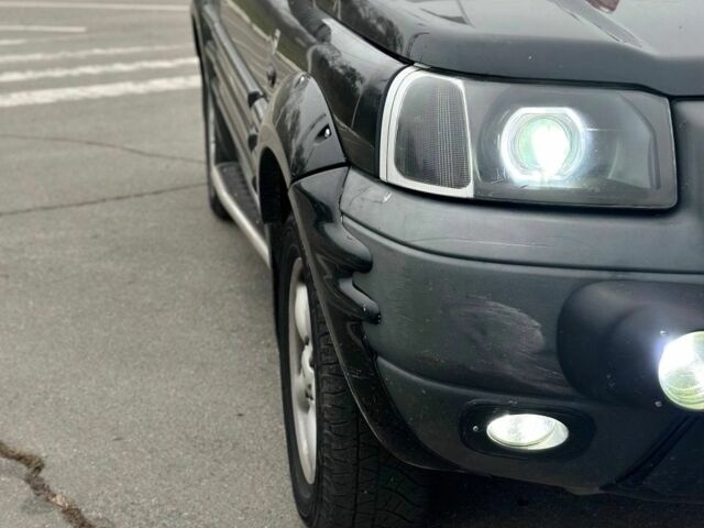 Черный Ленд Ровер Фрилендер, объемом двигателя 0 л и пробегом 181 тыс. км за 5500 $, фото 2 на Automoto.ua