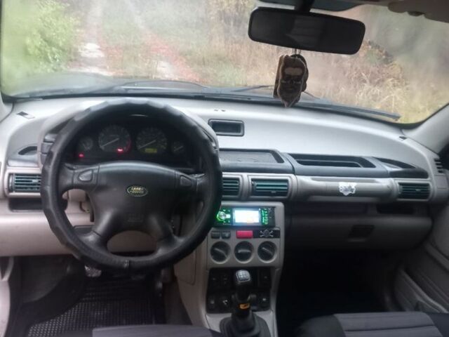 Чорний Ленд Ровер Freelander, об'ємом двигуна 1.8 л та пробігом 250 тис. км за 2200 $, фото 7 на Automoto.ua