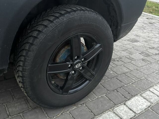 Черный Ленд Ровер Фрилендер, объемом двигателя 2 л и пробегом 100 тыс. км за 4590 $, фото 10 на Automoto.ua