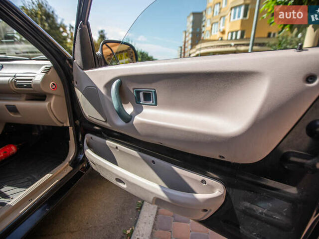 Черный Ленд Ровер Фрилендер, объемом двигателя 1.99 л и пробегом 400 тыс. км за 4500 $, фото 21 на Automoto.ua