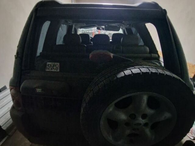 Черный Ленд Ровер Фрилендер, объемом двигателя 1.8 л и пробегом 220 тыс. км за 4000 $, фото 5 на Automoto.ua