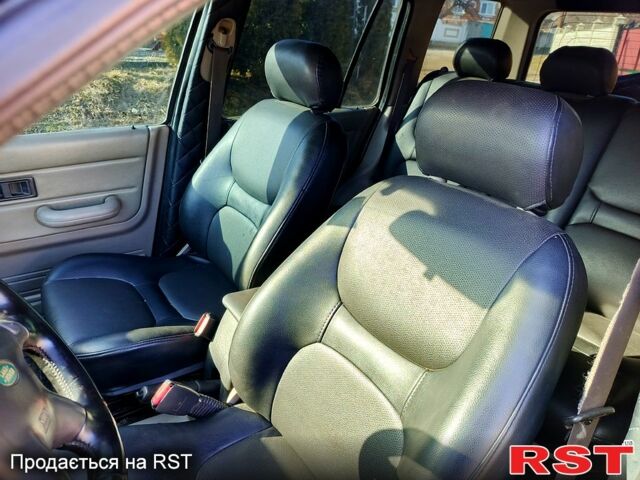 Чорний Ленд Ровер Freelander, об'ємом двигуна 1.8 л та пробігом 100 тис. км за 4000 $, фото 2 на Automoto.ua