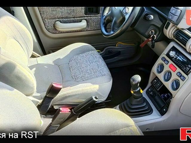 Черный Ленд Ровер Фрилендер, объемом двигателя 1.8 л и пробегом 195 тыс. км за 4300 $, фото 10 на Automoto.ua