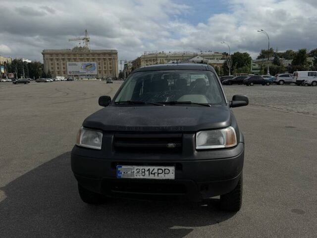 Чорний Ленд Ровер Freelander, об'ємом двигуна 2 л та пробігом 300 тис. км за 2353 $, фото 1 на Automoto.ua