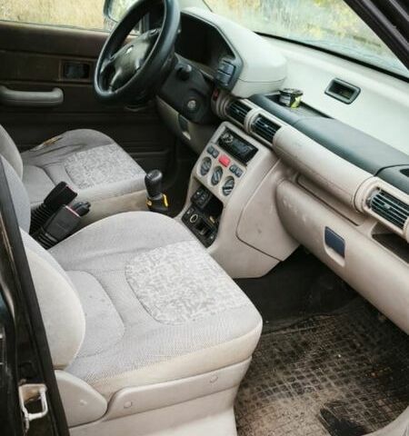 Черный Ленд Ровер Фрилендер, объемом двигателя 2 л и пробегом 300 тыс. км за 2800 $, фото 5 на Automoto.ua