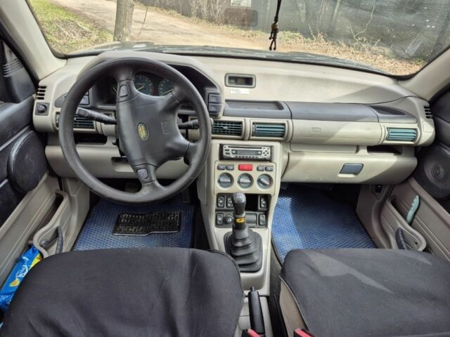 Чорний Ленд Ровер Freelander, об'ємом двигуна 1.8 л та пробігом 268 тис. км за 3700 $, фото 2 на Automoto.ua