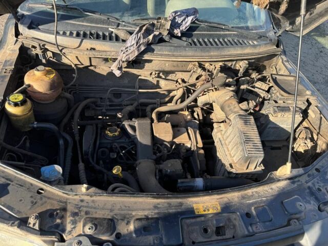 Черный Ленд Ровер Фрилендер, объемом двигателя 2 л и пробегом 200 тыс. км за 950 $, фото 6 на Automoto.ua