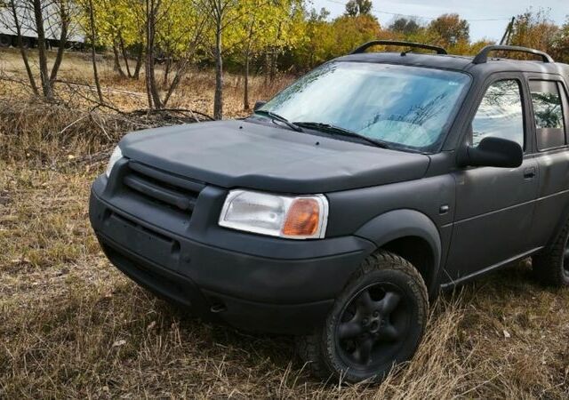 Черный Ленд Ровер Фрилендер, объемом двигателя 2 л и пробегом 300 тыс. км за 2800 $, фото 1 на Automoto.ua