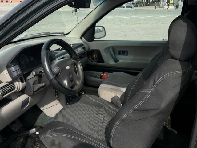 Чорний Ленд Ровер Freelander, об'ємом двигуна 2 л та пробігом 300 тис. км за 2353 $, фото 4 на Automoto.ua