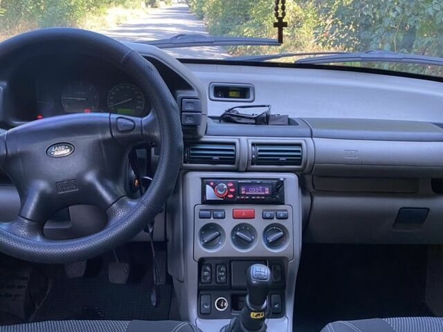 Чорний Ленд Ровер Freelander, об'ємом двигуна 2 л та пробігом 400 тис. км за 3100 $, фото 3 на Automoto.ua