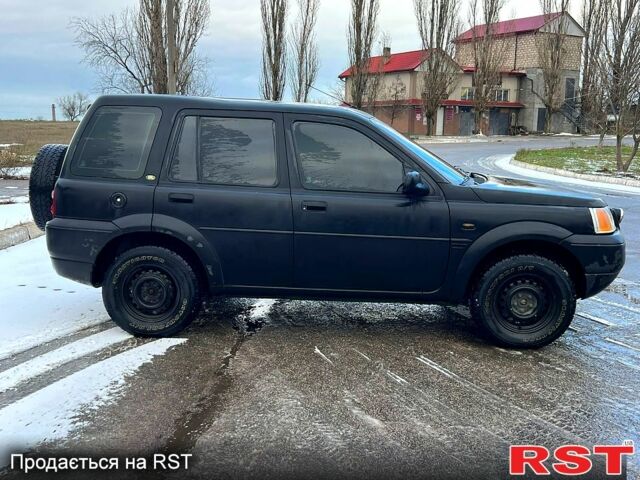 Черный Ленд Ровер Фрилендер, объемом двигателя 1.8 л и пробегом 200 тыс. км за 3300 $, фото 3 на Automoto.ua