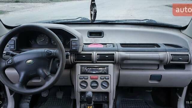 Черный Ленд Ровер Фрилендер, объемом двигателя 1.8 л и пробегом 320 тыс. км за 2500 $, фото 15 на Automoto.ua