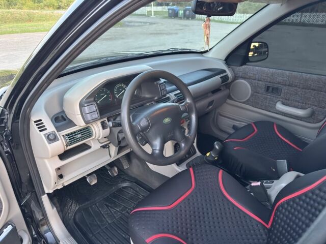 Чорний Ленд Ровер Freelander, об'ємом двигуна 1.8 л та пробігом 150 тис. км за 2893 $, фото 4 на Automoto.ua