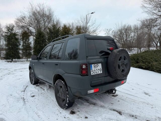 Черный Ленд Ровер Фрилендер, объемом двигателя 2 л и пробегом 150 тыс. км за 2700 $, фото 4 на Automoto.ua