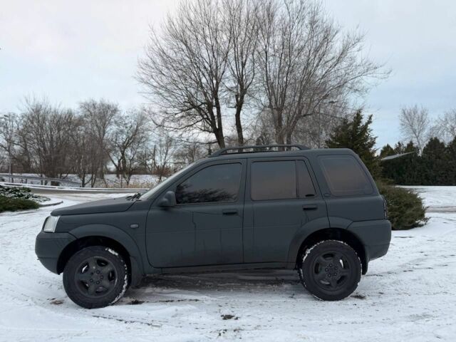 Черный Ленд Ровер Фрилендер, объемом двигателя 2 л и пробегом 150 тыс. км за 2700 $, фото 7 на Automoto.ua