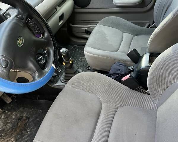 Черный Ленд Ровер Фрилендер, объемом двигателя 1.8 л и пробегом 164 тыс. км за 3350 $, фото 4 на Automoto.ua