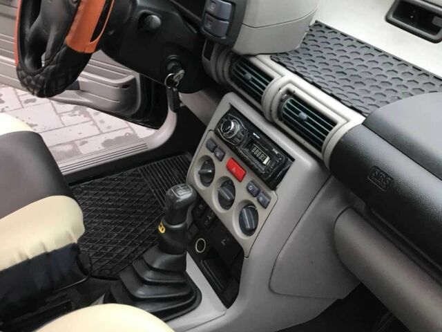 Чорний Ленд Ровер Freelander, об'ємом двигуна 2 л та пробігом 277 тис. км за 3200 $, фото 20 на Automoto.ua