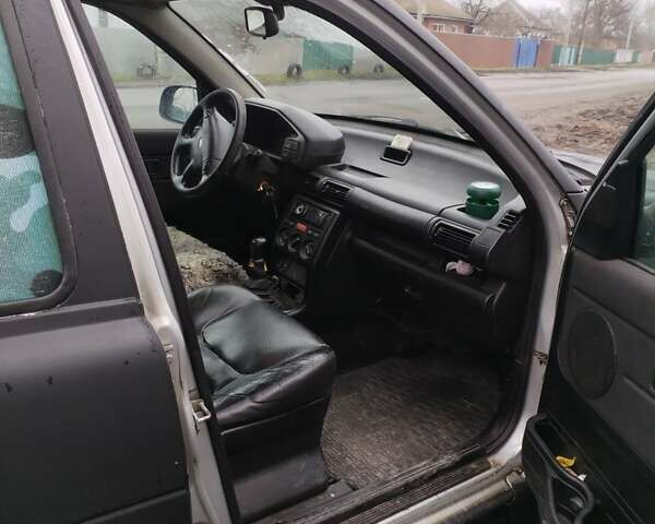 Чорний Ленд Ровер Freelander, об'ємом двигуна 2 л та пробігом 250 тис. км за 5000 $, фото 4 на Automoto.ua