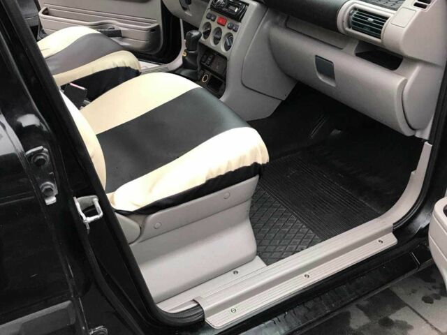 Чорний Ленд Ровер Freelander, об'ємом двигуна 2 л та пробігом 277 тис. км за 3200 $, фото 21 на Automoto.ua