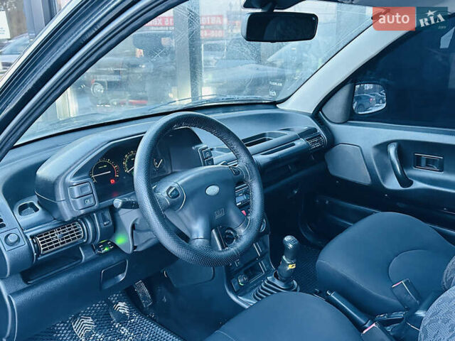 Черный Ленд Ровер Фрилендер, объемом двигателя 2 л и пробегом 234 тыс. км за 6500 $, фото 12 на Automoto.ua