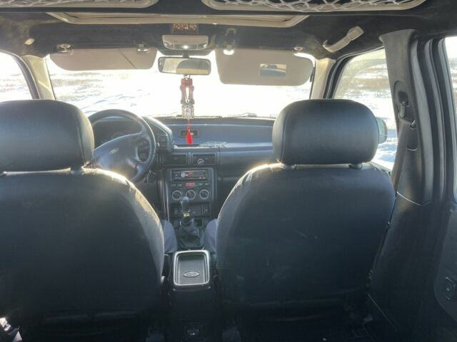 Черный Ленд Ровер Фрилендер, объемом двигателя 1.8 л и пробегом 230 тыс. км за 3600 $, фото 9 на Automoto.ua