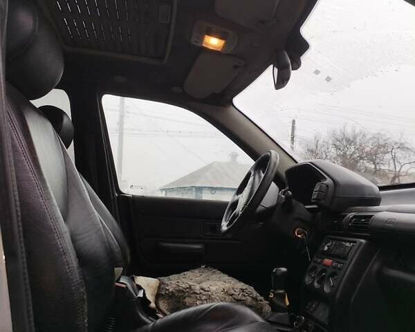 Чорний Ленд Ровер Freelander, об'ємом двигуна 2 л та пробігом 250 тис. км за 5000 $, фото 5 на Automoto.ua
