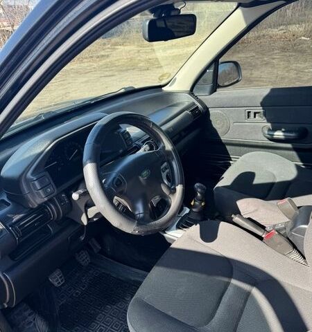 Черный Ленд Ровер Фрилендер, объемом двигателя 2 л и пробегом 301 тыс. км за 5000 $, фото 12 на Automoto.ua