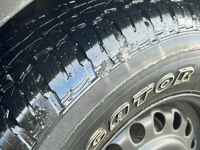 Черный Ленд Ровер Фрилендер, объемом двигателя 1.8 л и пробегом 120 тыс. км за 2900 $, фото 9 на Automoto.ua