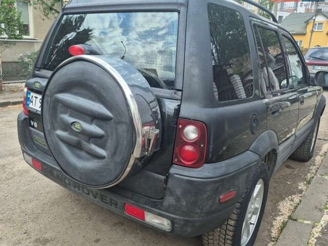 Чорний Ленд Ровер Freelander, об'ємом двигуна 2.5 л та пробігом 323 тис. км за 5000 $, фото 3 на Automoto.ua