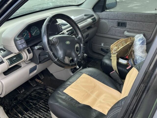 Чорний Ленд Ровер Freelander, об'ємом двигуна 1.8 л та пробігом 180 тис. км за 2850 $, фото 6 на Automoto.ua
