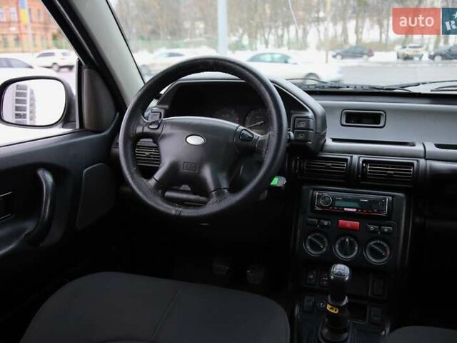 Чорний Ленд Ровер Freelander, об'ємом двигуна 1.95 л та пробігом 234 тис. км за 6600 $, фото 9 на Automoto.ua