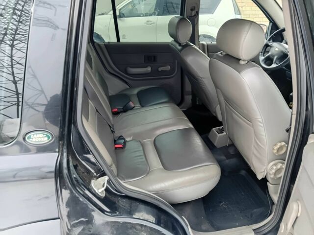 Черный Ленд Ровер Фрилендер, объемом двигателя 1.8 л и пробегом 180 тыс. км за 2250 $, фото 3 на Automoto.ua