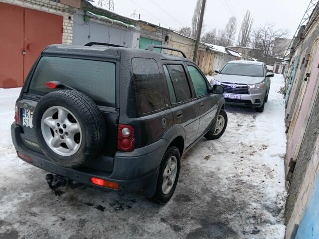 Черный Ленд Ровер Фрилендер, объемом двигателя 1.8 л и пробегом 180 тыс. км за 2250 $, фото 7 на Automoto.ua