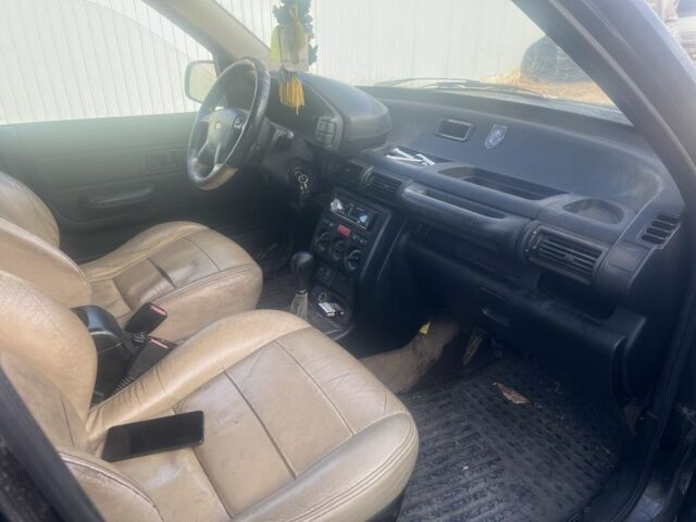 Черный Ленд Ровер Фрилендер, объемом двигателя 0 л и пробегом 174 тыс. км за 1600 $, фото 7 на Automoto.ua